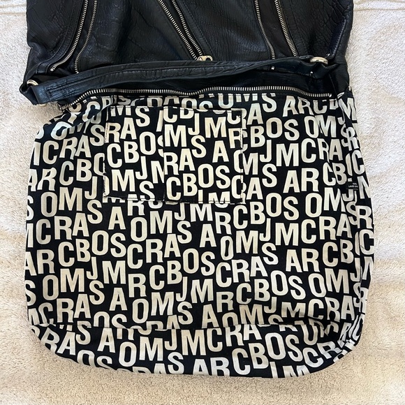 Marc by Marc Jacobs | Leola Zip Hobo | Black Leather Bag - Picture 5 of 11